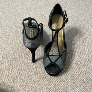 Great condition Jessica Simpson Heels